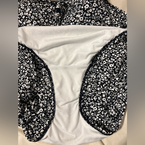 Michael Kors Black & White Floral One Piece Halter Swimsuit. Size 12. - Picture 5 of 5